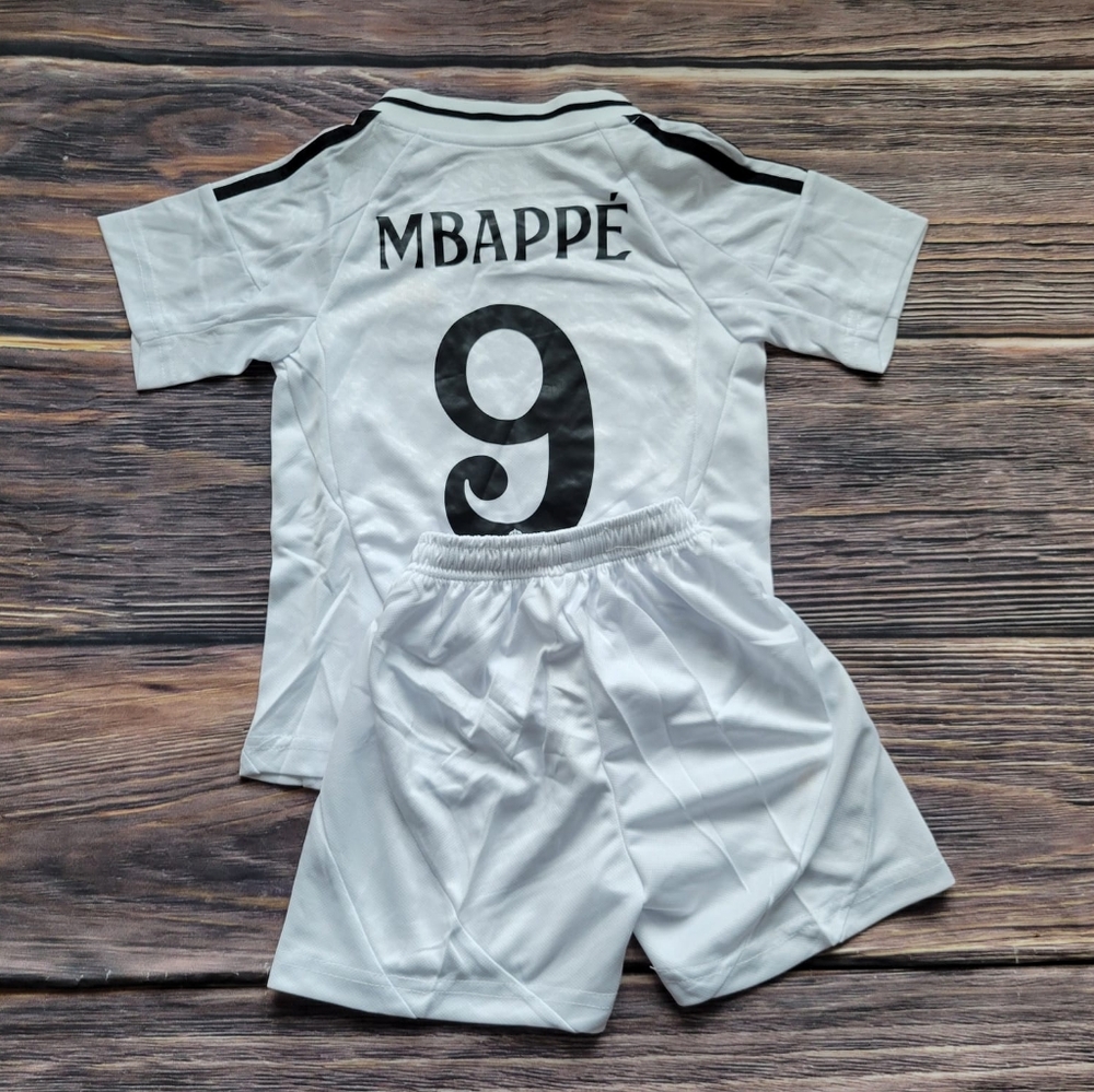 Real Madrid Home kid's soccer uniform